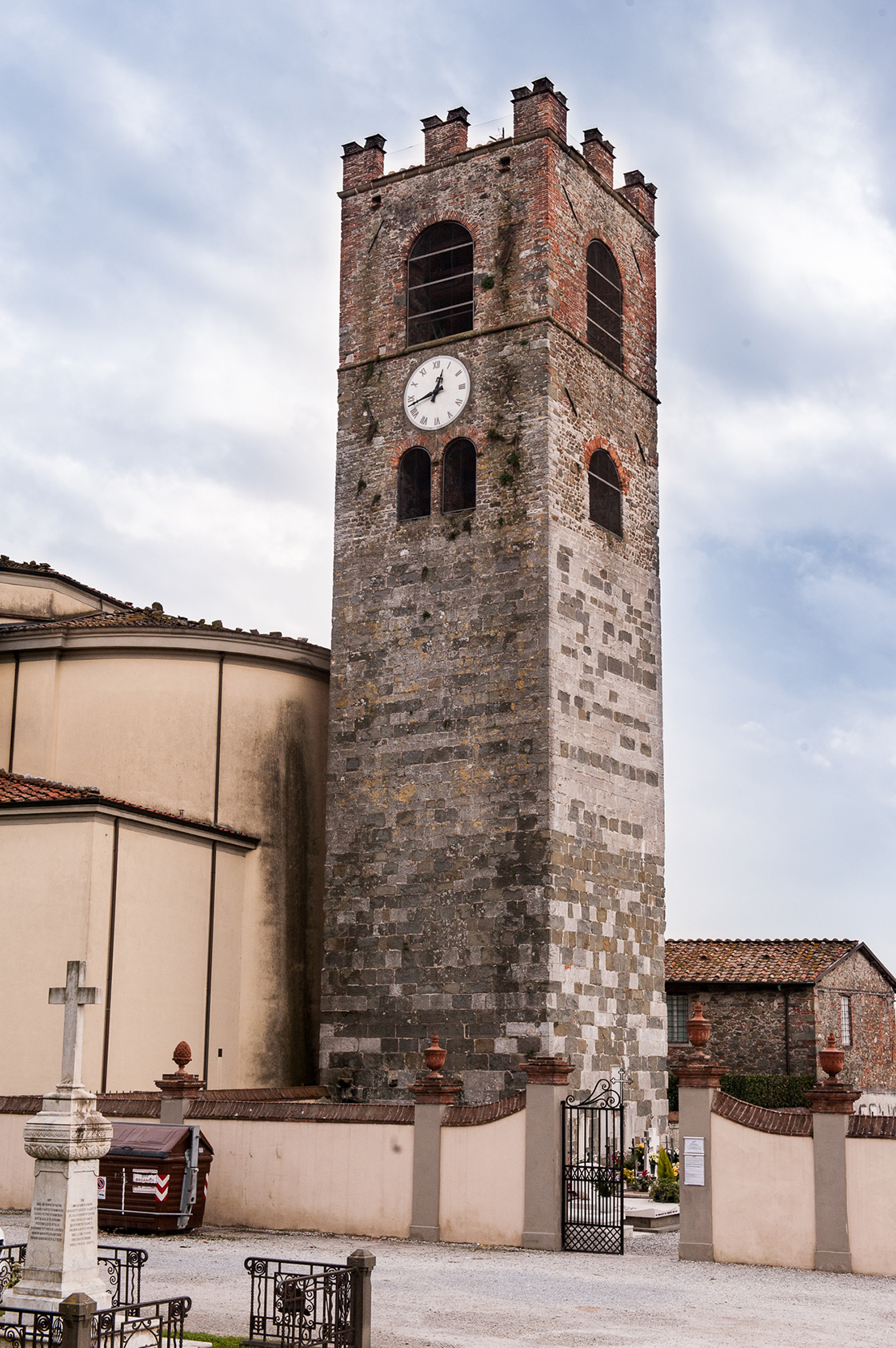 restauro-e-risanamento-conservativo-del-campanile-e-della-chiesa-parrocchiale-di-saltocchio-(lucca)-image-2